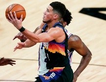 Devin Booker lideró a unos Suns que han ganado ocho de sus últimos nueve partidos. AP/M. York