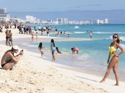 El dinero se habría destinado a gastos innecesarios y adquisiciones a sobrecosto. EFE