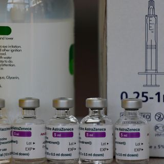 México recibe 870 mil vacunas de AtraZeneca desde la India