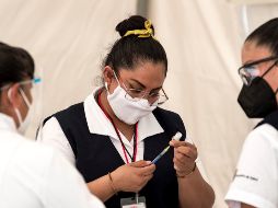 El Gobierno de México anunció que este lunes reanudará su plan de vacunación al comenzar a inmunizar con 870 mil dosis de AstraZeneca a adultos mayores. EFE / ARCHIVO