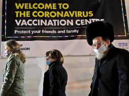 El Reino Unido superó hoy su meta de aplicar vacunas a 15 millones de personas prioritarias con al menos una dosis. AP/ARCHIVO