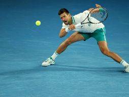 Novak Djokovic ganó en cuatro sets, por 7-6 (7/4), 4-6, 6-1 y 6-4 para avanzar en el Abierto de Australia, disputado en Melbourne. AFP/D. Gray