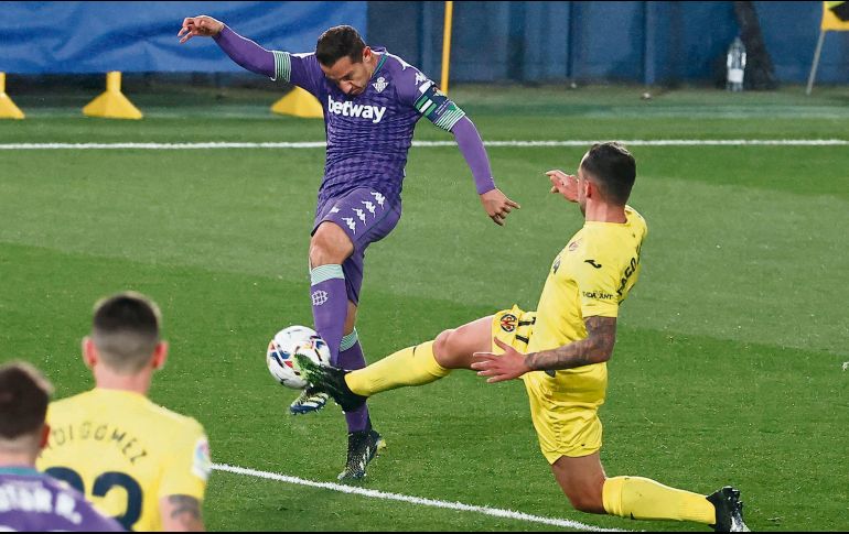 CLAVE. Andrés Guardado (izq.) jugó todo el partido. AFP • J. Jordán