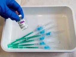 Alcocer Varela dijo que la medicina contra el virus del SARS-CoV-2 es complementaria a las medidas sanitarias preventivas. AFP