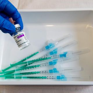 COVID-19: Alcocer asegura que el fármaco de AstraZeneca es seguro y eficaz