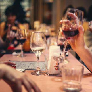 Mexicanos, entre los que menos se emborracharon en 2020