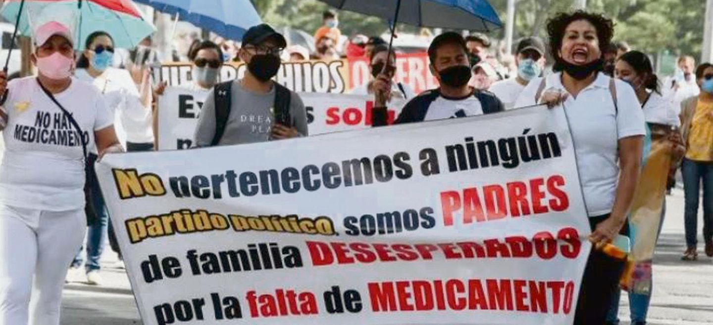 DENUNCIAS. El desabasto de medicinas detonó diversas manifestaciones en la presente administración federal. EL INFORMADOR • G. Gallo