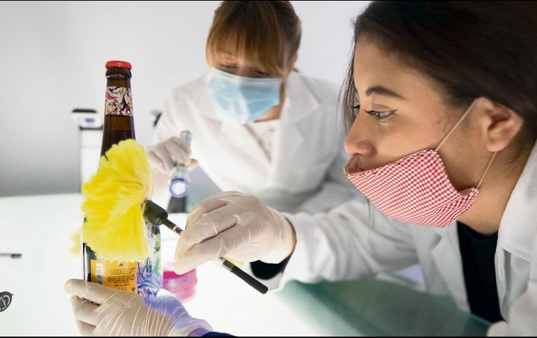 PRÁCTICAS. Los laboratorios especializados de CLEU cuentan con instalaciones para desarrollar investigación. ESPECIAL