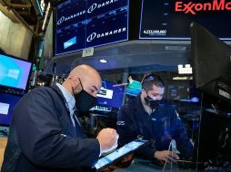 Entre 11 sectores que componen el S&P 500, sólo tres estaban en alza, en particular los bancos y el energético. AP/N. Pereira