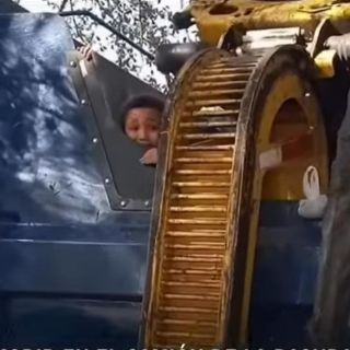 Niño casi muere aplastado tras esconderse en un contenedor de basura en EU