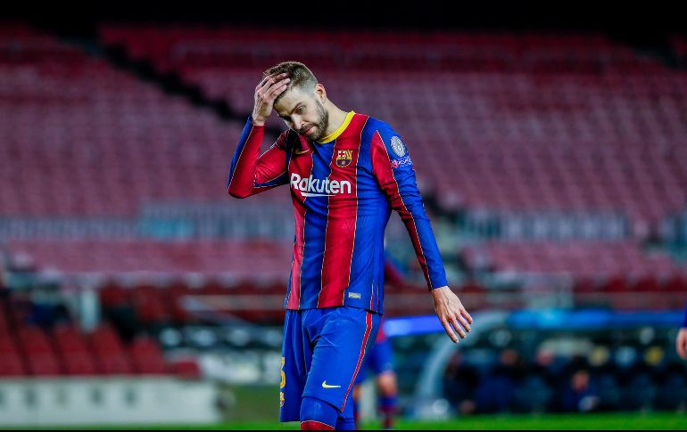El Barcelona cayó 4-1 ante el PSG el la ida de los octavos de final de la Champions League, por lo que ahora el vestidor está ''destrozado''. AP / J. Monfort