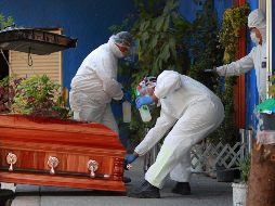 Además, en los países en los que se disponía de recuentos de muertes por género, el número de años de vida perdidos ha sido muy superior entre los hombres que entre las mujeres. NTX / ARCHIVO