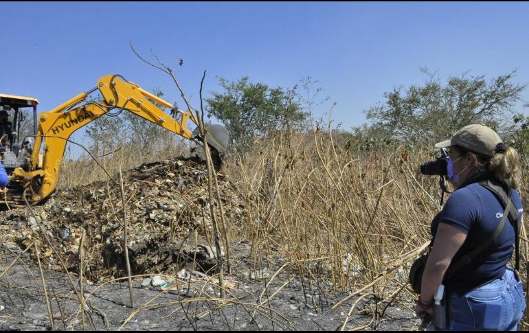 Para realizar las labores de búsqueda en el sitio de inhumación clandestina ubicado en Tlaquepaque se utilizó maquinaria. ESPECIAL/ Fiscalía de Jalisco