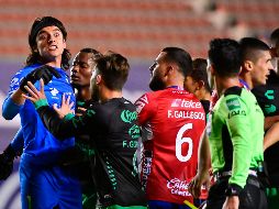 El duelo entre Atlético de San Luis y Santos Laguna tuvo más polémica que futbol. Imago7