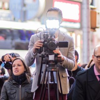 Viral: Captan en cámara asalto a reportero