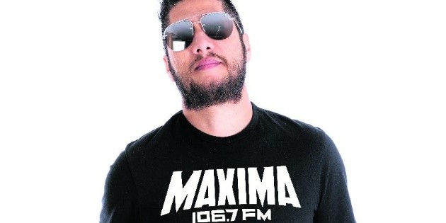 Liberty Soto toma los micr&oacute;fonos tapat&iacute;os