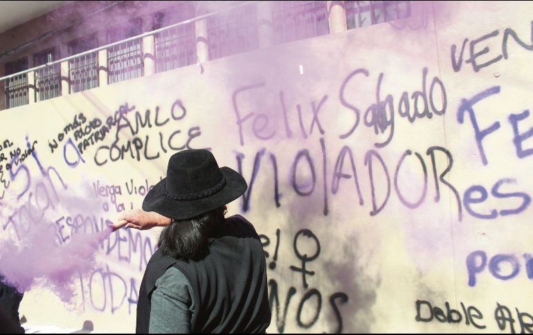 MANIFESTACIÓN. Mujeres piden a López Obrador “romper el pacto” con Félix Salgado Macedonio tras acusaciones de violación. EFE