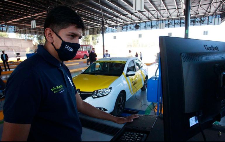 La semana pasada inició operaciones el centro de verificación privado que cuenta con siete líneas y puede revisar vehículos de grandes dimensiones. ESPECIAL / Gobierno de Jalisco