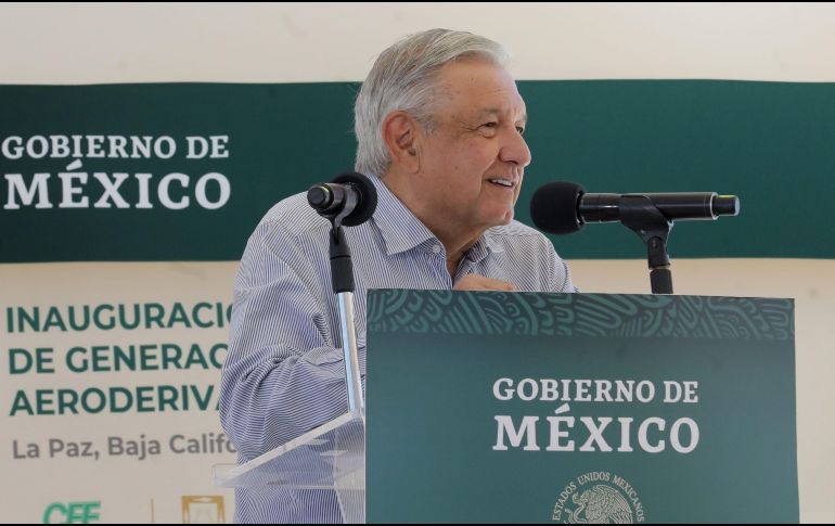 En un acto en La Paz, Baja California Sur, López Obrador dijo hoy que una de las lecciones de la crisis es no confiarse en utilizar solamente una sola fuente de energía, si no tener un abanico de posibilidades. EFE/Presidencia de México