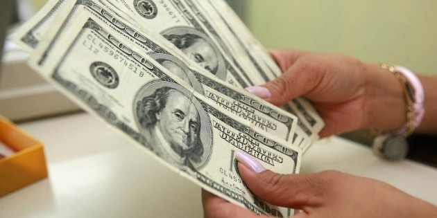 D&oacute;lar al menudeo se vende en m&aacute;s de 21 pesos