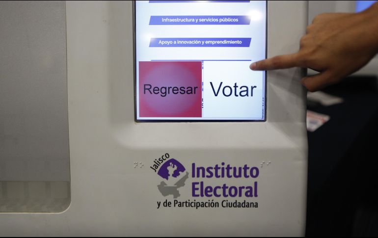 En estas elecciones habrá 50 urnas electrónicas, por lo que se podrá contar con información de manera inmediata al final de la votación. EL INFORMADOR / ARCHIVO