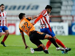 Vega mandó su cabezazo justo a la posición del arquero Oscar Ustari al minuto 36. IMAGO7 / R. Vadillo