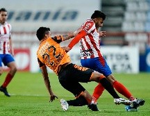 Vega mandó su cabezazo justo a la posición del arquero Oscar Ustari al minuto 36. IMAGO7 / R. Vadillo