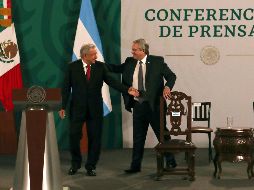 Fernández aterrizó el lunes en la capital mexicana para una visita de Estado de tres días. AP / M. Ugarte