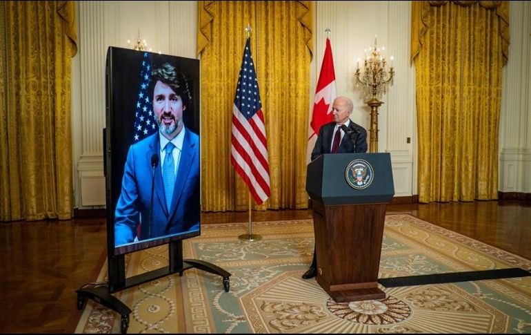 Justin Trudeau (I) y Joe Biden tuvieron su primer encuentro como líderes en febrero pasado, pero de forma virtual. EFE/ARCHIVO