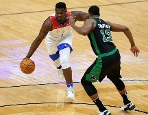 DEBUTA. Zion Williamson (IZQ.) está entre la lista de jugadores que verán acción el próximo 7 de marzo. AFP • J. Bachman