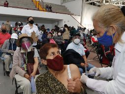 AMLO indicó que en el caso de Ecatepec, son 200 mil adultos mayores de 60 años que serán vacunados. XINHUA / S. Chávez