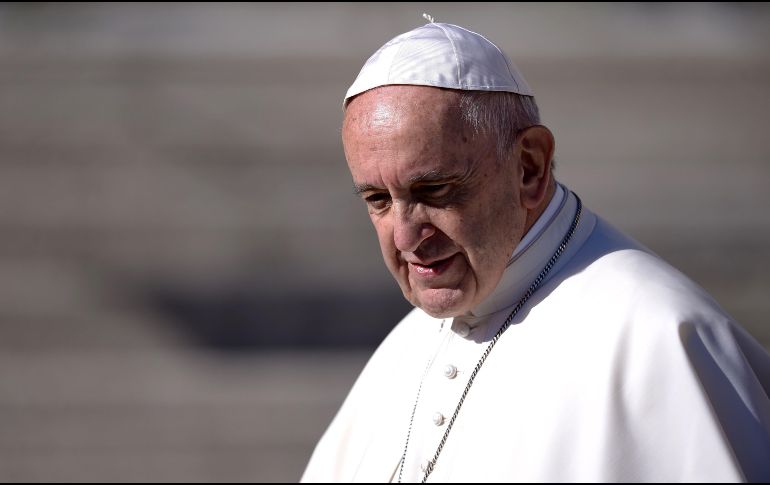 El Papa Francisco no tiene ninguna patología particular, aparte de una ciática que le hace sufrir regularmente y que le obligó a cancelar varias celebraciones en los dos últimos meses. AFP / ARCHIVO