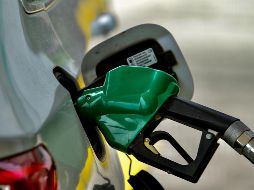 Las gasolinas de bajo y alto octanaje tuvieron incrementos quincenales de 1.96% y 1.87% respectivamente. NTX/ARCHIVO