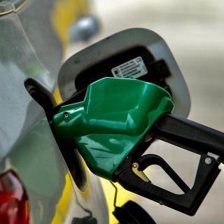 Alza en gasolina y gas impulsa inflación en febrero