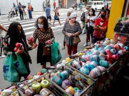 Entre las empresas comerciales que reportaron las mayores caídas en sus ingresos están: ropa, bisutería y accesorios de vestido, artículos de esparcimiento, calzado, perfumería y joyería. EFE/S. Moreira