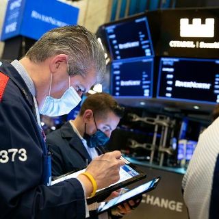 Wall Street cierra en verde, con nuevo récord para el Dow Jones