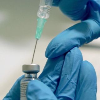 COVID-19: Vacunas de Pfizer podrán almacenarse a temperatura habitual de congelador