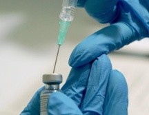 Una vez descongeladas, las dosis se pueden almacenar hasta cinco días a una temperatura de entre dos y ocho grados Cº.. EFE/ARCHIVO