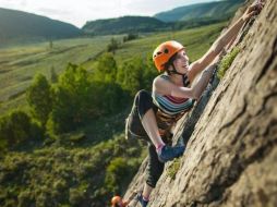 Comenzando con lecciones de ajedrez, Tom Vanderbilt decidió pasar un año persiguiendo una variedad de nuevas habilidades para sí mismo. Aprendió a cantar, dibujar, hacer malabares y surfear. GETTY IMAGES