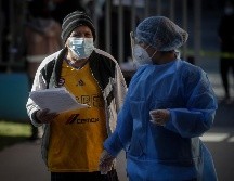 El registro previo da agilidad al trámite, ya que de no hacerlo, los adultos mayores deberán llenar un formulario con sus datos antes de formarse para la vacunación. EL INFORMADOR / F. Atilano