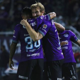 Mazatlán vence a Gallos, que termina con nueve hombres