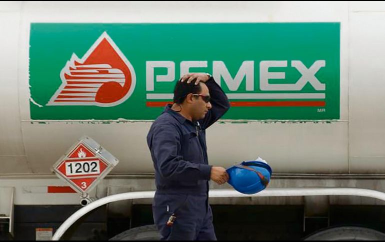 El 28.3% de la deuda total acumulada de Pemex tiene vencimiento en los próximos tres años y, por ende, la situación financiera de la petrolera podría empeorar. SUN