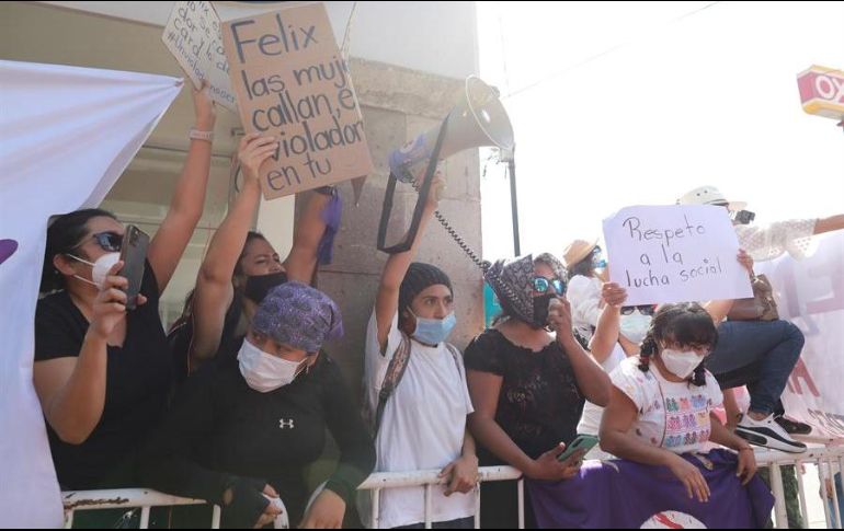 Activistas participan en una protesta en contra de Felix Salgado Macedonio, en Iguala. EFE/D. Guzmán