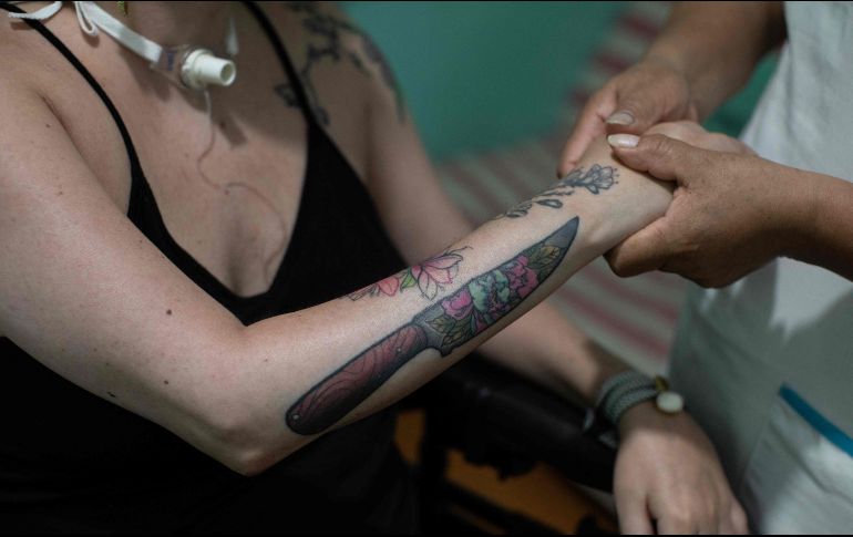 Los médicos que apliquen la eutanasia a Ana Estrada, que padece polimiositis, quedarán eximidos de las penas indicadas en la ley. AFP/A. Ponce