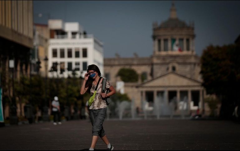 El uso de cubrebocas es obligatorio para entrar a algunos establecimientos. EL INFORMADOR / ARCHIVO