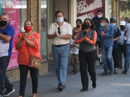 La relajación de las medidas preventivas podría generar un nuevo repunte de contagios en las próximas semanas. EL INFORMADOR / G. Gallo
