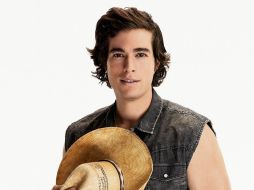 DANILO CARRERA. El actor, agradecido con la oportunidad de aparecer en “Quererlo todo” y ahora feliz por lanzar su nuevo libro. CORTESÍA • TELEVISA