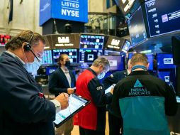 Por sectores, sólo se mantuvo a flote el de los materiales básicos y entre los más perjudicados estuvieron el tecnológico, el de bienes no esenciales y el inmobiliario. AP/C. Crow