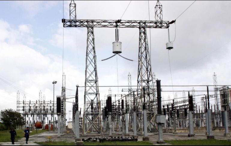 Riesgos como menores inversiones en el sector eléctrico y una eventual alza en precios de tarifas eléctricas están implícitos en la reforma, según BNP Paribas. CUARTOSCURO