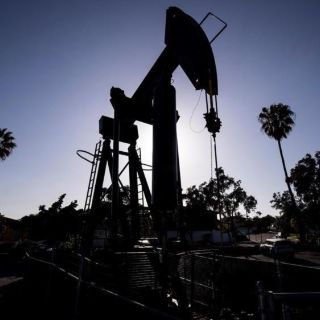 El petróleo de Texas sube un 2.6 % hasta 61.28 dólares
